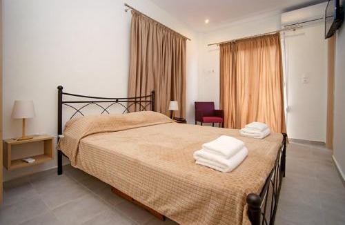 Kiparissia Apartment | Karnagio Rooms