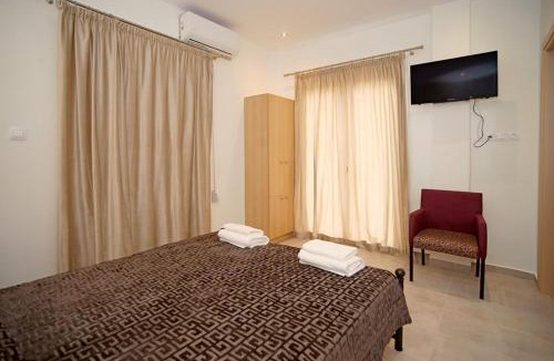 Kiparissia Apartment | Karnagio Rooms