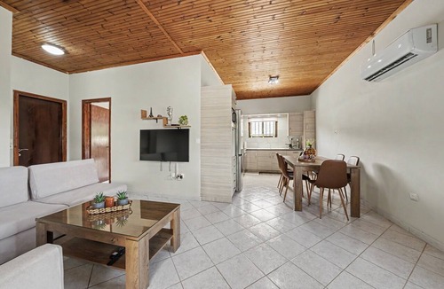Termenades House | Karousades Olive House Country Home with Mountain View, Wi-Fi & Air Conditioning