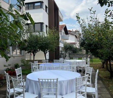 Prizren Other | Karrige dhe tavolina me qera per evente te ndryshme