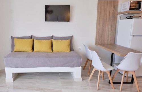 Khondros Apartment | Kassiopi - Deluxe apt 50m from the beach, sea view