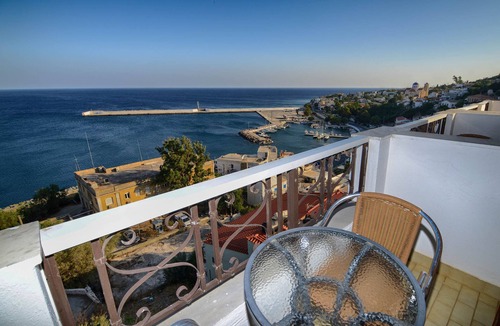 Agios Kirykos Hotel | Kastro Hotel