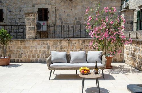 Kotor Old Town Apartment | Katareo Apartments