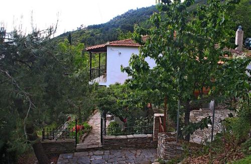 Kazaviti House | Katoikia me ta Pitharia