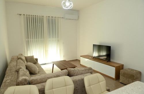 Golem Apartment | Kayla Apartament