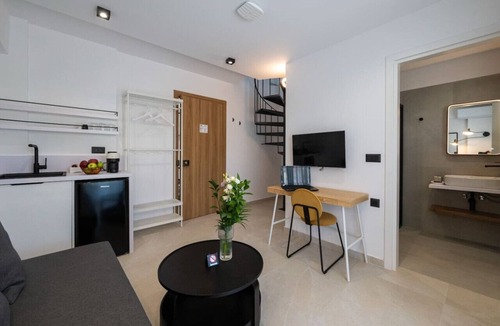 Kalamata Marina Apartment | KEDL Junior Suites 301