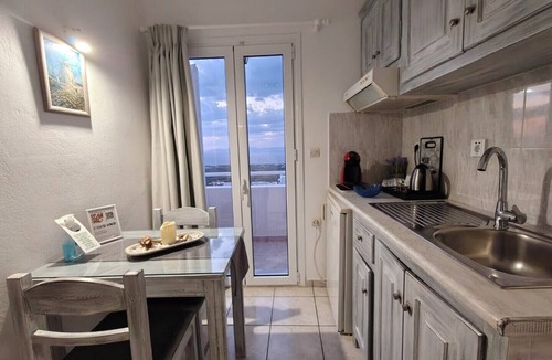 Finikia Hotel | Kiklamino Sunset Suites