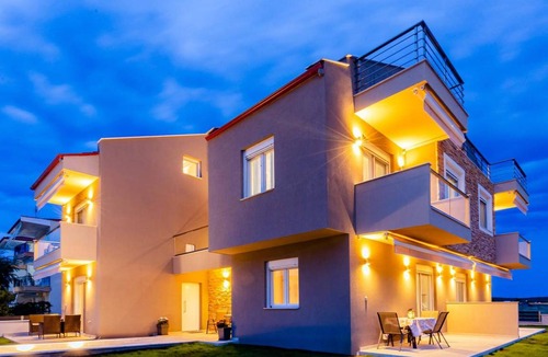 Flogita Apartment | Kiosse Maison 2 by TravelPro Services - Nea F...