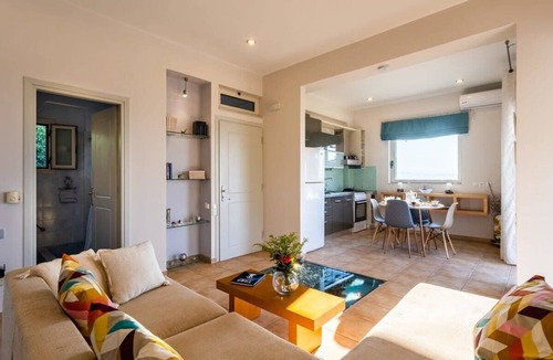 Kitries House | Kitries Summer Getaway - Eden Comfy Suite