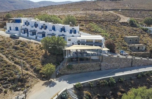 Tinos Hotel | Kohili Kolibithra in Tinos