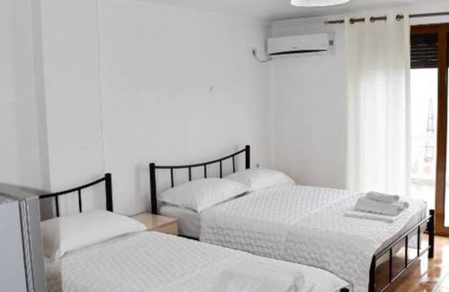 Lukove Hotel | Kompleks Angjelo
