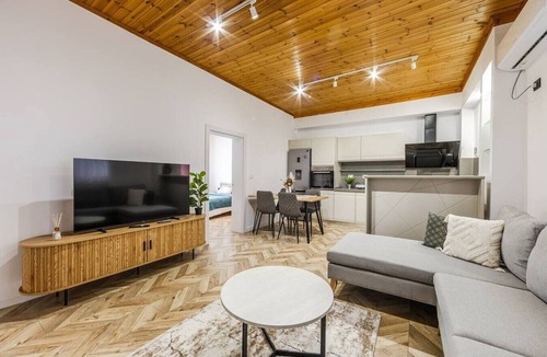 Vlore Apartment | Konak Olive Guesthouse | Heart of Vlora by PikHost