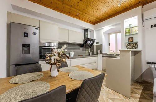 Vlore Apartment | Konak Olive Guesthouse | Heart of Vlora by PikHost
