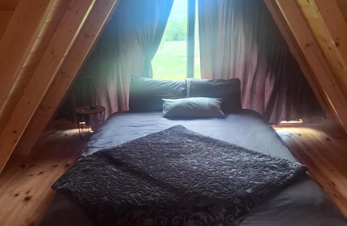 Milosevici Apartment | Korijeni
