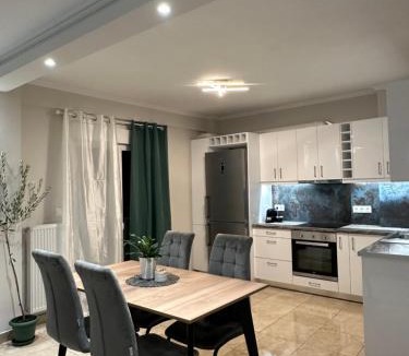Kinosargous Apartment | Kosmos luxury apartment