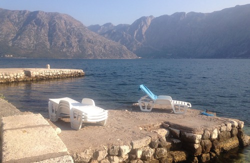 Prcanj Villa | Kotor Villa on the fiord! Swimming jetty, beach+amazing views 6-14 in 6 bedrooms
