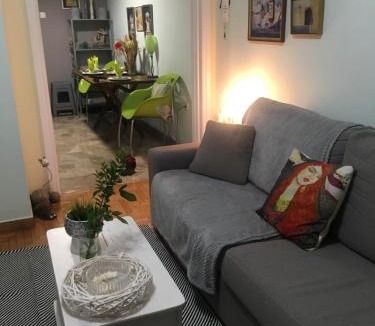 Kallithea Apartment | Kouklospito Cozy City Apartment in Kallithea Athens