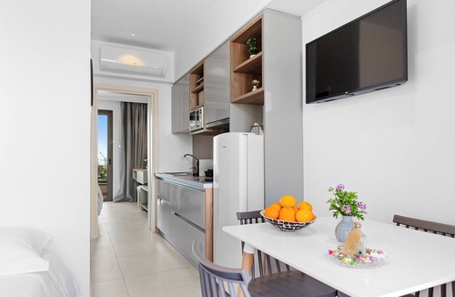 Haraki Apartment | Kouros Stone Suites