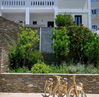 Mpatsi Hotel | Krinos Suites Andros