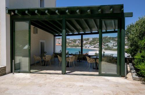 Mpatsi Hotel | Krinos Suites Andros