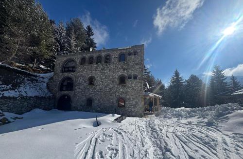 Pejë House | Kulla Guest House