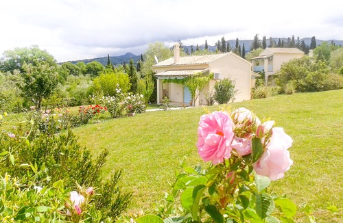 Petaleia Cottage | Kydoni Cottage at Aroggia Farm by JJ Hospitality-