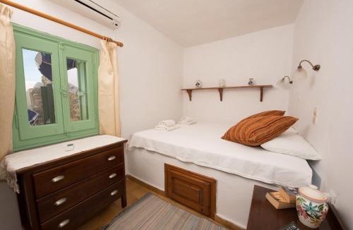 Symi Apartment | Kyklameno Apartment