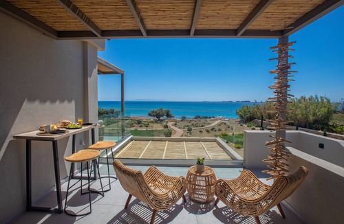 Paliki Apartment | Kyma - Beachfront villa suite -Grand Blue Beach Residence