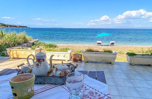 Skala Mistegnon Villa | Kyparissis Beach house 1