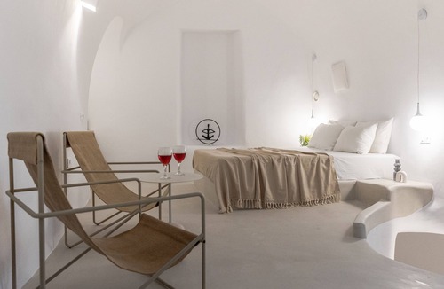 Oia House | Kyrkos Residency