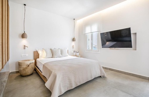 Loutra Apartment | Kythnos Blue - Suite 4 Luxurious, Sea Front