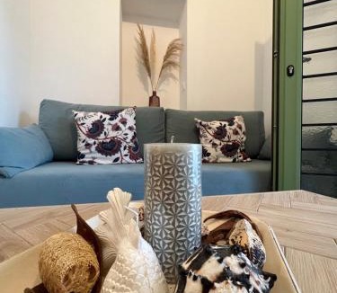 Ano Siros Apartment | La Casa Verde