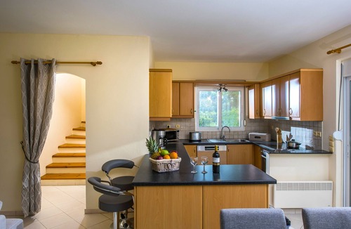 Agios Nikolaos Town House | La Dolce Vita Villa - 2 bedroom private villa just 500 from the beach