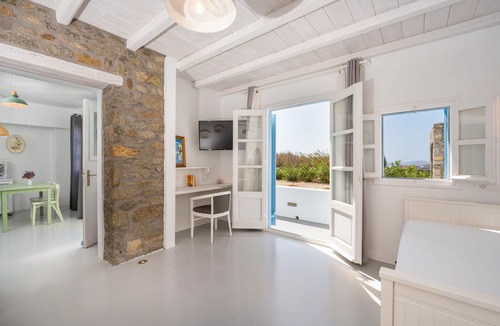 Glastros Hotel | La Stella Stay