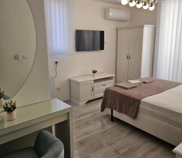Maini House | La Vida Apartments