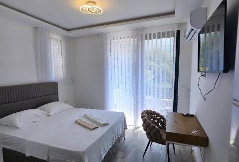 Maini House | La Vida Apartments