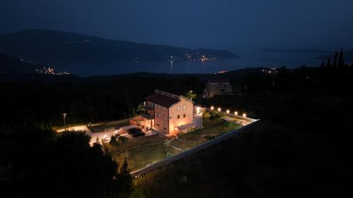 Podi House | La Vita Bella with pool