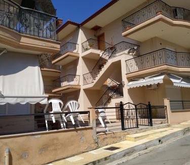 Flogita Apartment | Labrini's House