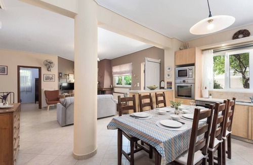 Saronikos Apartment | Lagonisi Garden Stay, 10min Walk to Beach