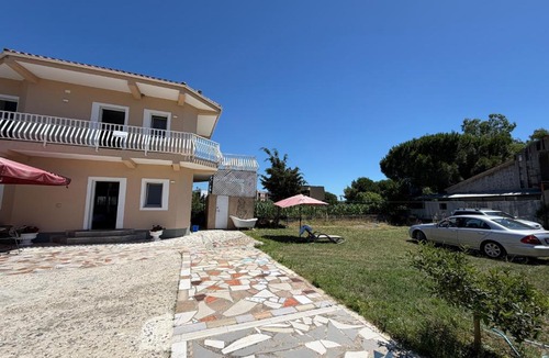 Ishem House | Lalëz Villa Hoxha