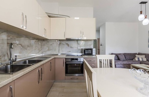 Ishem Apartment | Lalzi Bay Family Retreat | 2BR Apartment by PikHost