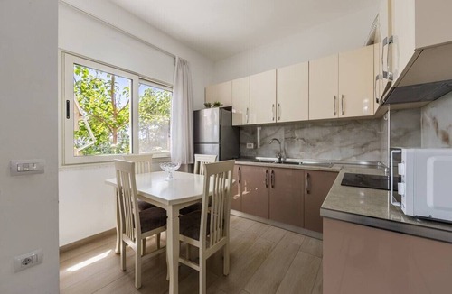 Ishem Apartment | Lalzi Bay Family Retreat | 2BR Apartment by PikHost