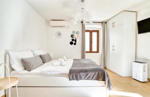 Kotor Old Town Apartment | Lana & Ena Apartments