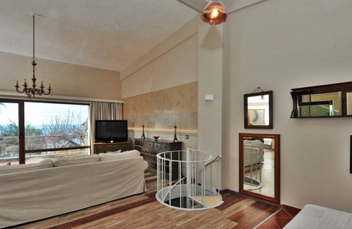Kassandra Villa | Lancaster Mansion - Aquarium Villa by TravelPro Services