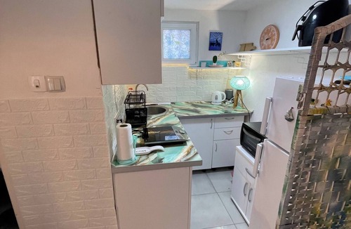 Risan Apartment | Laniakea small apartment in shared house