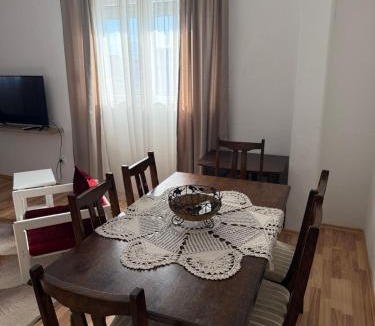 Mahala Apartment | Large Three-Bedroom Apartment 2 Min from Airport