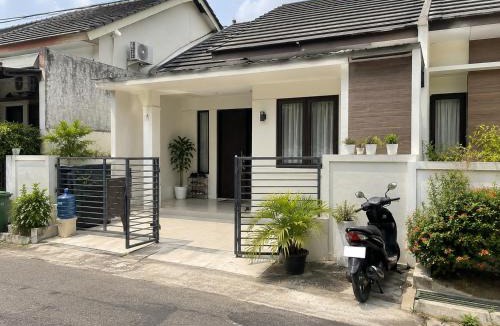 Kavaje House | Larry Landers Homestay 4