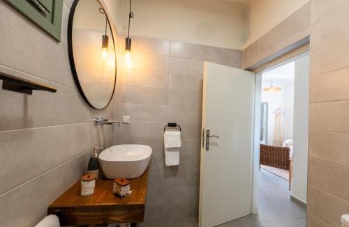 Alika Apartment | Latoma Mediterranean House