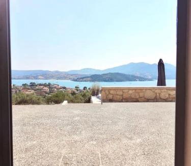 Lygia Apartment | LAURA SEA VIEW APARTMENT 1 with Swimming Pool
