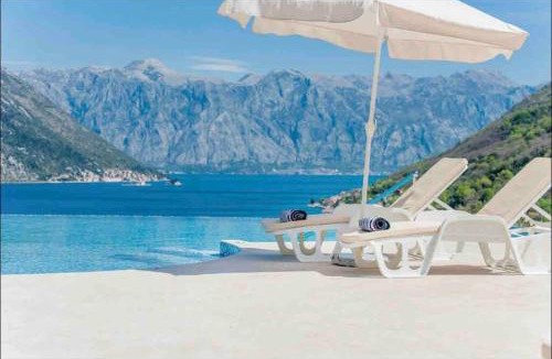 Donji Morinj Apartment | Lavander Bay - 2 bedroom apartment with pool